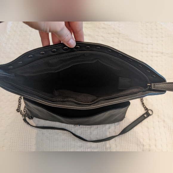 Black Purse - Picture 3 of 7